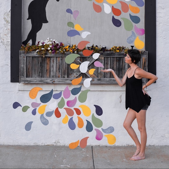 Meet your Posher | @faeish - Picture 1 of 2